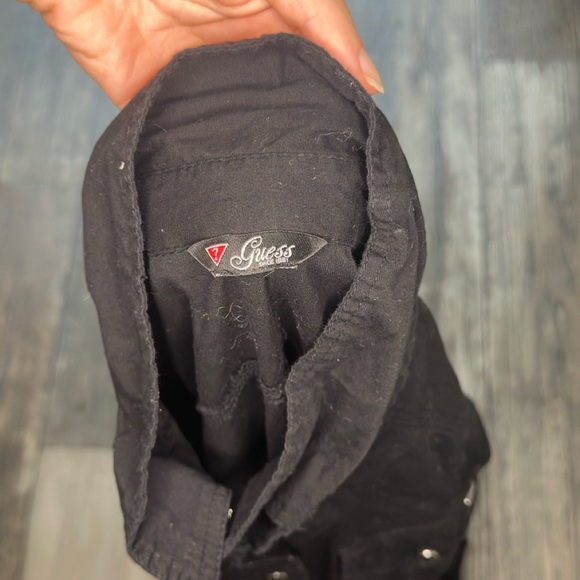 GUESS Button Down Black Dress Shirt Office Siren Off Duty Model - Picture 4 of 4